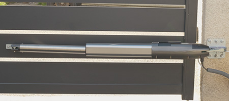 Napęd do bramy dwuskrzydłowej